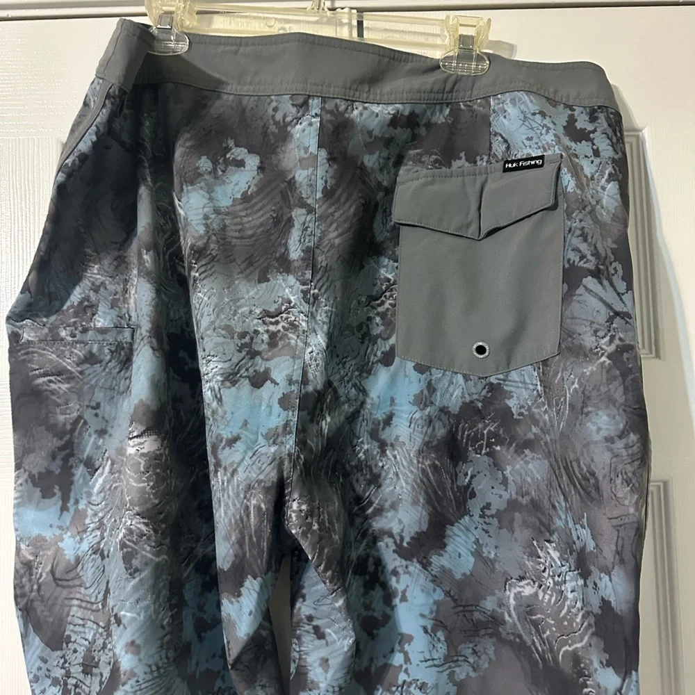 Huk Gray and Blue Board Shorts Quick-Dry Swimwear size 42